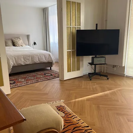 Buelow29 East - Bluecherplatz