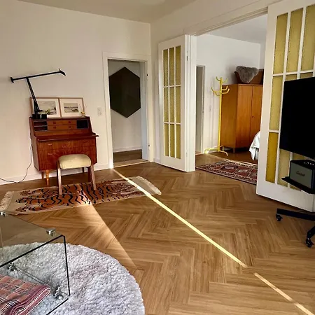 Buelow29 East - Bluecherplatz *